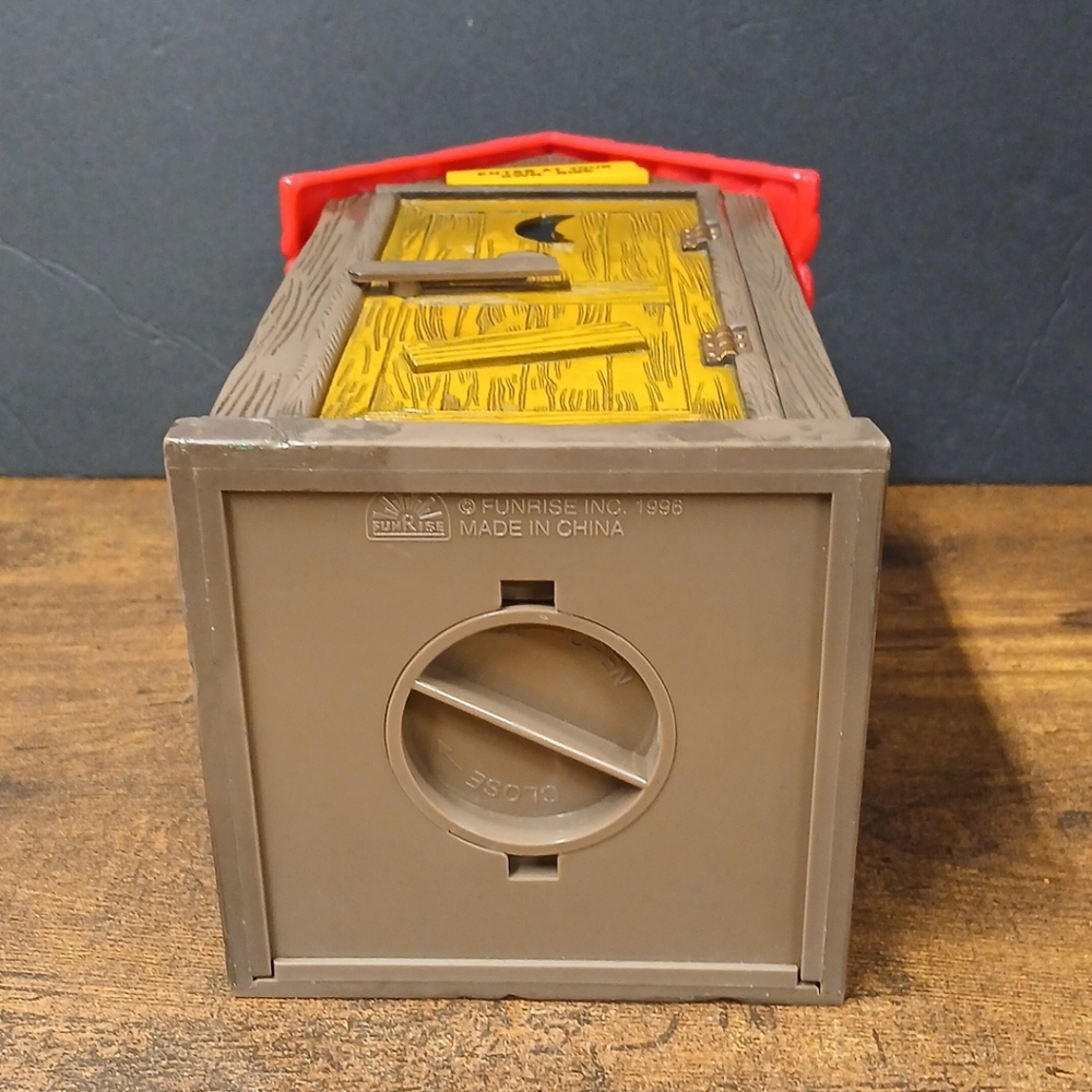 Funrise Outhouse Talking Coin Bank - Vintage Talking Interactive Bank - Tested - Picture 7 of 7